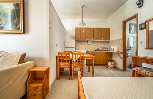 Kateleios Apartment | Makis Family Studio