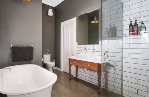Beechworth House | Malakoff House - sent on 3/4 acre and absolutely stunning