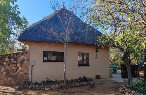 Maruleng Ski Chalet | Mali Mali Safari Lodge House 5