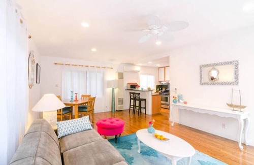 Eastern Malibu Apartment | Malibu Beach Paradise Apartments