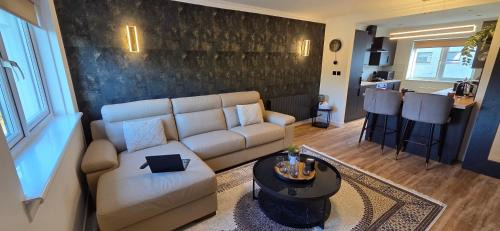 East End Apartment | Malina at The Green