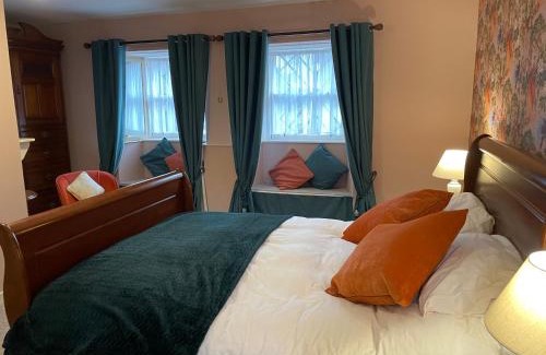Montrose Apartment | Mall House self catering apartment