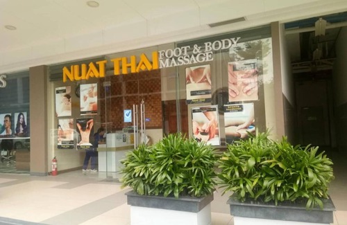 Barangay 76 Apartment | Mall of Asia - Aseana Residences