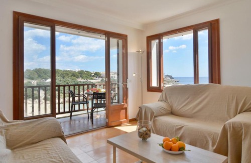 Cala Marcal Apartment | Mallorca front line beach apartment with terrace
