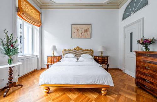 Mala Strana Apartment | Malostranská Residence