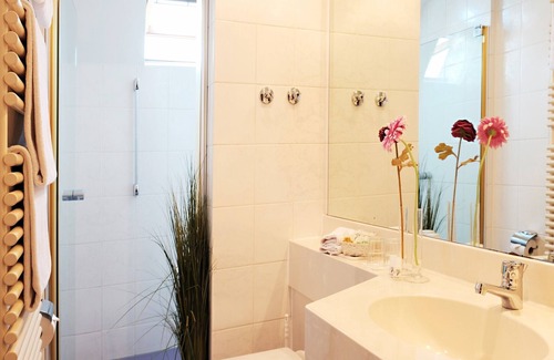Bergisch Gladbach Hotel | Malteser Komturei Hotel/Restaurant