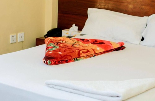 Mabibe Hotel | Mambosasa View Executive Hotel