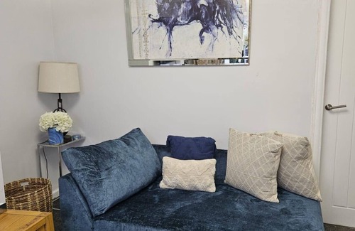 Droylsden House | Manchester 2-bed House, Sleeps 4, 20 Min to Centre