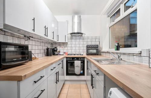 Salford Apartment | Manchester Serviced Accommodation - The Cosy Quarter