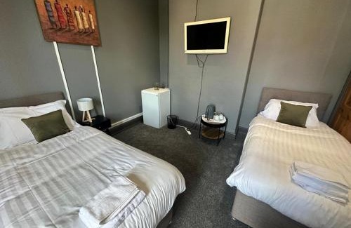 Rusholme House | Manchester Stay Hotel - Free Parking