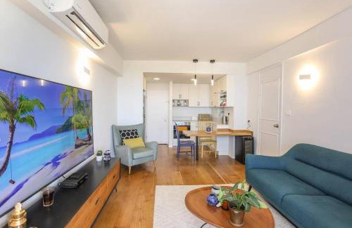 Herzliya Apartment | Mandarin Hotel 1BD Beach Flat