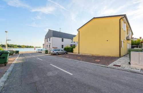 Lovrecica House | MANFROI house with apartments