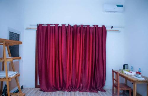Uroa Bed & Breakfast | Mango Grove Villa