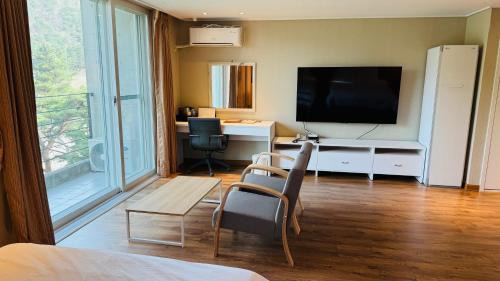 Inje Hotel | Manhae Maeul