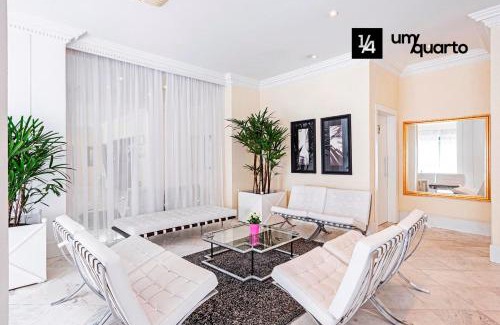 Reboucas Apartment | Manhattan Floor