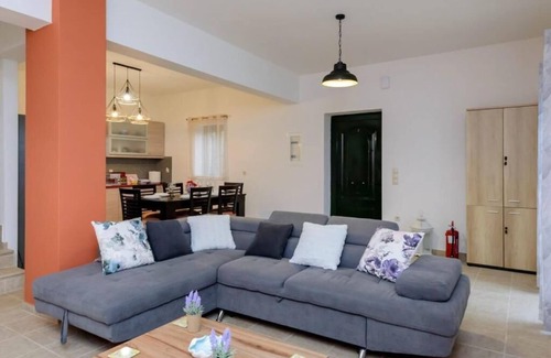Riglia Villa | Mani's Best Kept Secret - Seaview Villa Lida