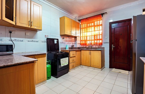 Kileleshwa Apartment | Mani's Home Away From Home