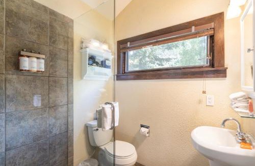 Telluride Hotel | Manitou Lodge 5 by Alpine Lodging Telluride