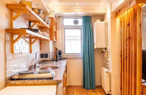 Emin Sinan Apartment | Maniz Apart
