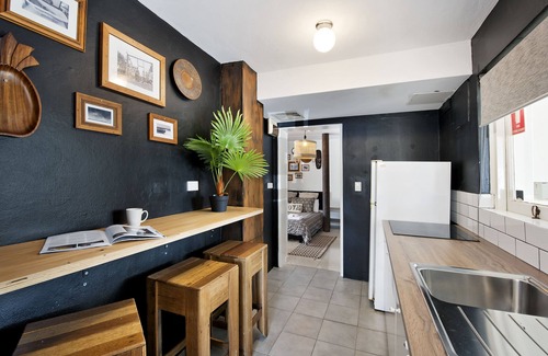 Manly Hotel | Manly Waves Studios & Apartments