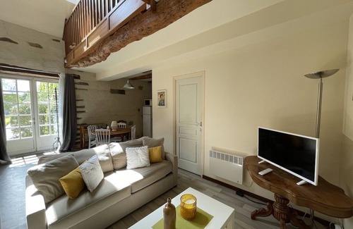 Mont-Dol Apartment | Manoir de la Bégaudière : Gîte Chateaubriand