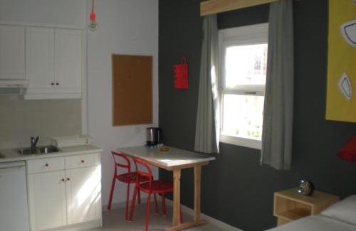 Skiathos Town Apartment | Manolis' House