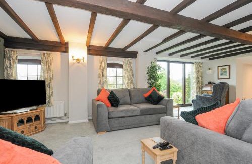Saltash House | Manor Barn