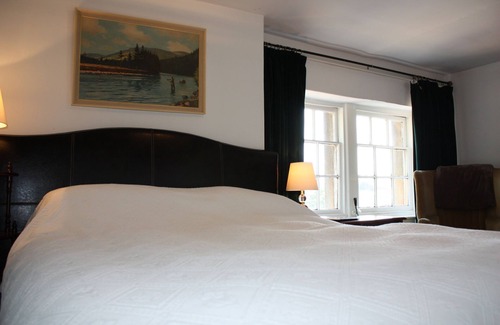 Grittleton Bed & Breakfast | Manor Farm Bed & Breakfast