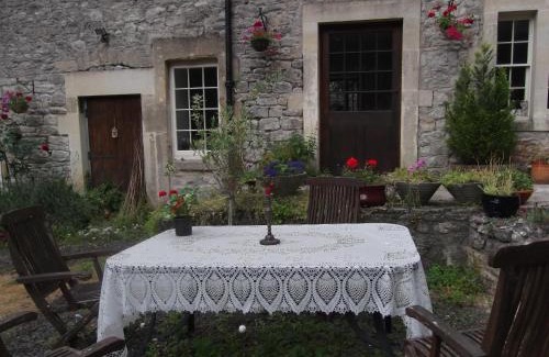 Shepton Mallet House | Manor House Annex - Sleeps up to 6 People