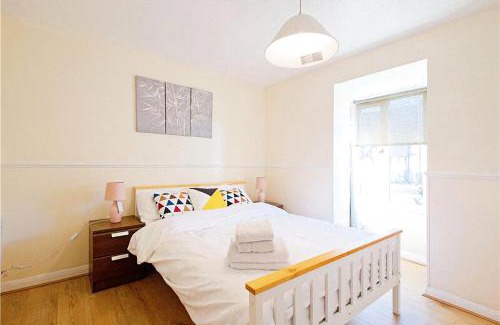 Thamesmead Apartment | Manor Place Apartment Thamesmead