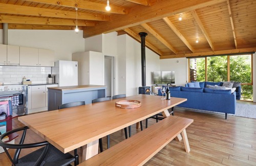 Mansfield House | Mansfield Hideaway - Sleeps 10