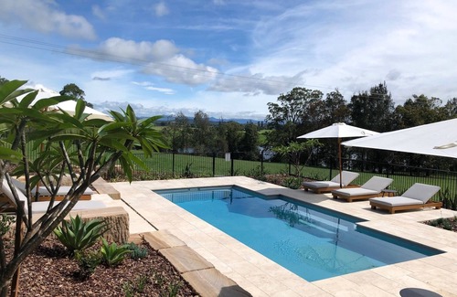 Tinonee Cabin | Mansfield on the Manning Banksia Cabin 1 - self contained riverfront cabin