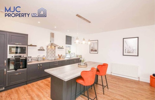 Hawick Apartment | Mansfield - sleeps 8 guests in 3 bedrooms