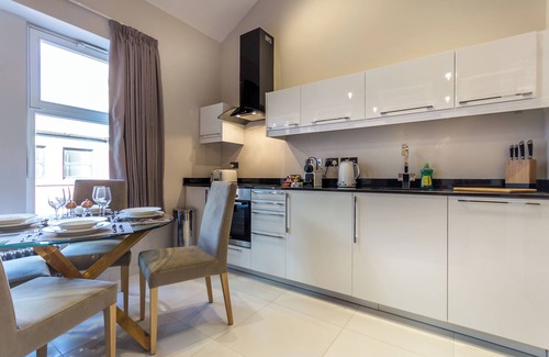 Leeds City Center Apartment | Mansio Suites Basinghall
