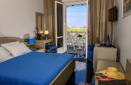 Platanes Hotel | Mantenia Hotel
