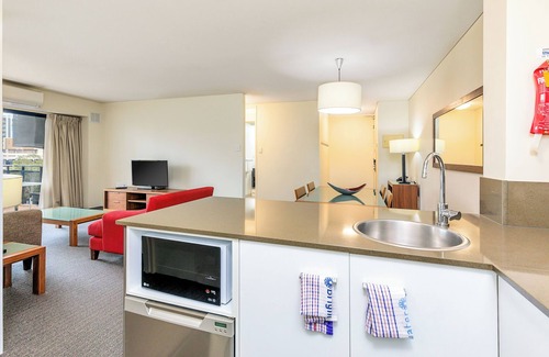 East Perth Apartment | Mantra on Hay Perth