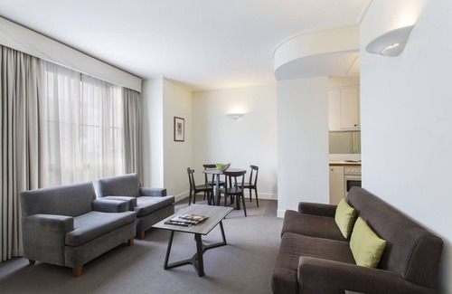 East Melbourne Apartment | Mantra on Jolimont Melbourne