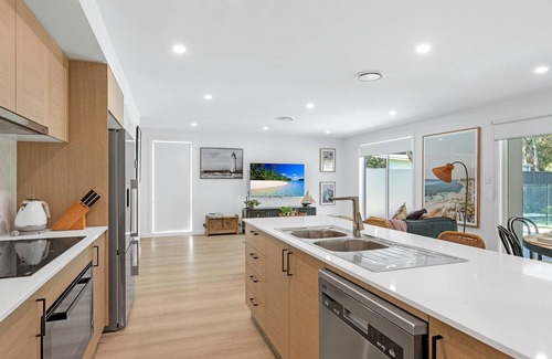 Huskisson House | Manzi Jervis Bay with Heated Pool