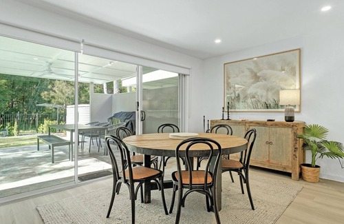 Huskisson House | Manzi Jervis Bay with Heated Pool