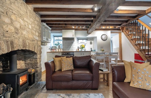 Chipping Norton House | Maple Cottage - Beautiful 2BD Retreat