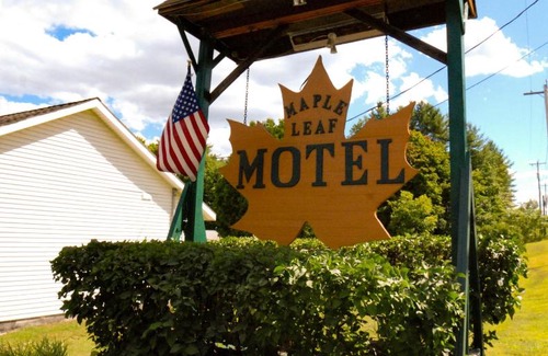 Schroon Lake Cabin | Maple Leaf Lodge