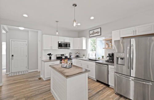 Mapleton/Fall Creek House | Mapleton: Work Friendly & Foosball Table