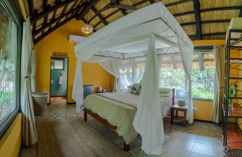 Livingstone Cabin | Maramba River Lodge