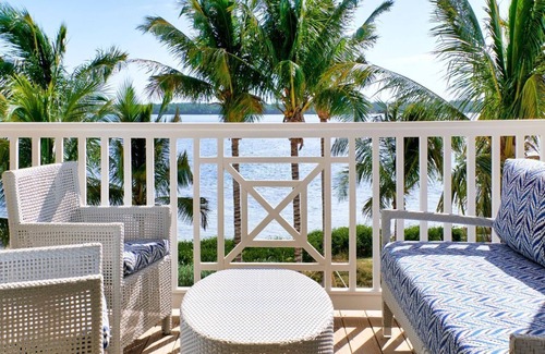 Marathon Apartment | Marathon Oceanfront Room | King Bed + 5 Pools