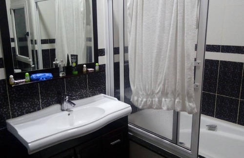 Oran Hotel | Maraval