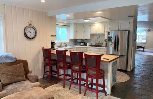 Old Towne House | @ Marbella Lane - 3BR Coastal Charm in Seal Beach
