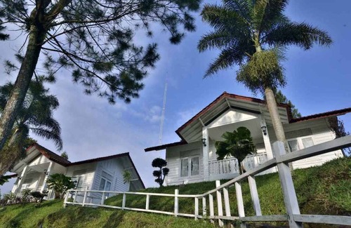 Jalancagak Resort | Marbella Twin Waterfall Resort Ciater