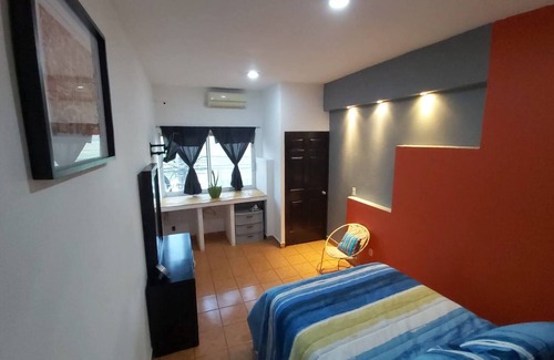 Lazaro Cardenas Condo | Marcelos Place B11 Cozy Dowtown Apartmen