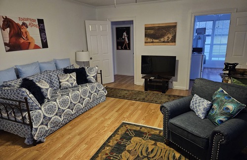 Arabi Apartment | MARCH MADNESS DISCOUNTS! Email for info!nLGBTQ Owned! Minutes from the Quarter!