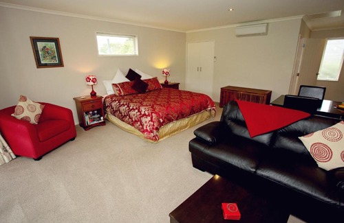 Hanmer Springs Bed & Breakfast | Marchmont Gardens